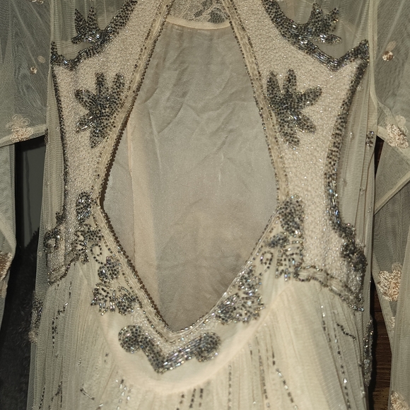 Beautiful hand beaded & lace w/open back dress. - Picture 7 of 17